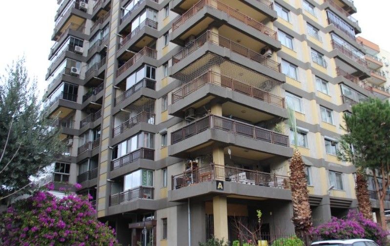 Komşusuna hayatı dar etti! 'Kızının azgınlıklarıyla uğraş' Apartman girişinde, otoparkta, asansörde... Dehşet anları kamerada! - Resim: 5