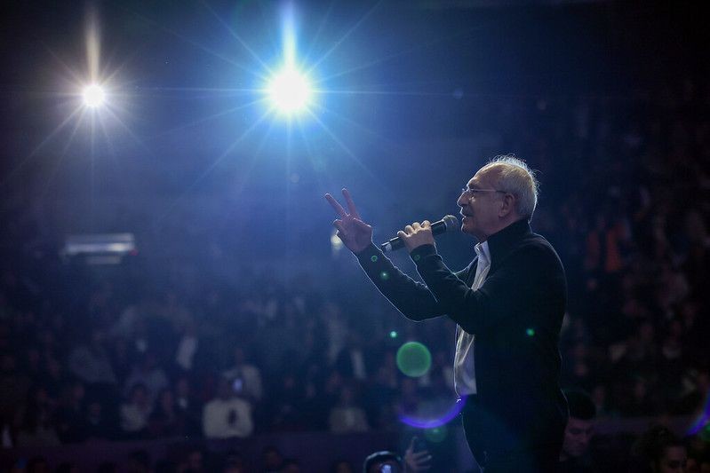 CHP Genel Başkanı Kemal Kılıçdaroğlu, kendisini 'Aday olma' diyerek protesto eden genç ile görüştü! - Resim: 1