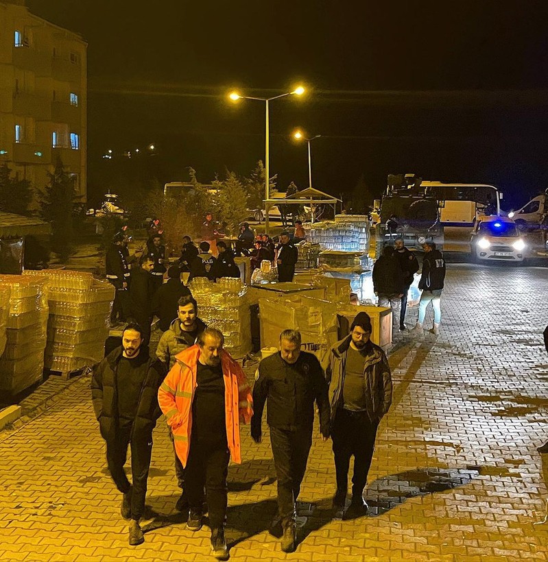 Hatay depremine yakalanan Şef Mehmet Yalçınkaya, korku dolu anları anlattı: Tezgah yürüdü resmen - Resim: 3