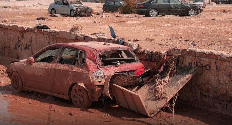 Sel felaketi yaşayan Libya'daki Derne kentinde 245 ceset bulundu - Resim: 14