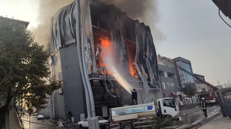 Kocaeli yangınında yeni gelişme: Fabrika sahibi yakalandı, oğlu firarda! - Resim: 1