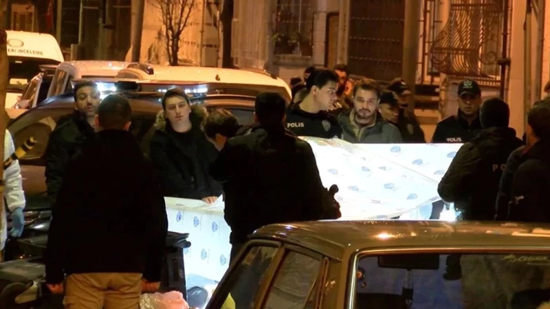 Kan donduran cinayette yeni görüntüler ortaya çıktı! Genç kadının cansız bedenini sokak sokak taşıdılar - Resim: 7