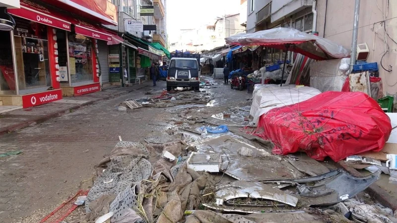 Samsun'daki sel felaketin boyutu gün ağarınca ortaya çıktı! Evleri su bastı araçlar ters döndü - Resim: 4