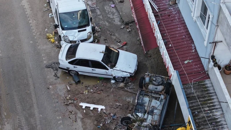 Samsun'daki sel felaketin boyutu gün ağarınca ortaya çıktı! Evleri su bastı araçlar ters döndü - Resim: 7