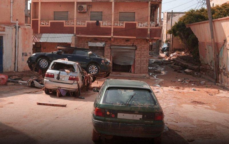 Sel felaketi yaşayan Libya'daki Derne kentinde 245 ceset bulundu - Resim: 21