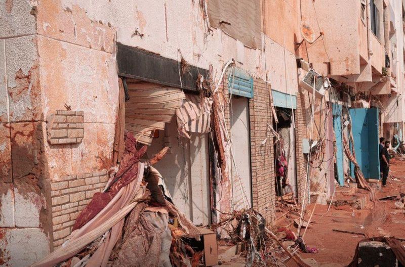Sel felaketi yaşayan Libya'daki Derne kentinde 245 ceset bulundu - Resim: 18