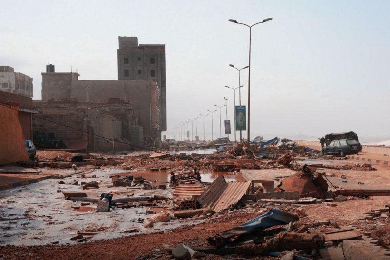 Sel felaketi yaşayan Libya'daki Derne kentinde 245 ceset bulundu - Resim: 22