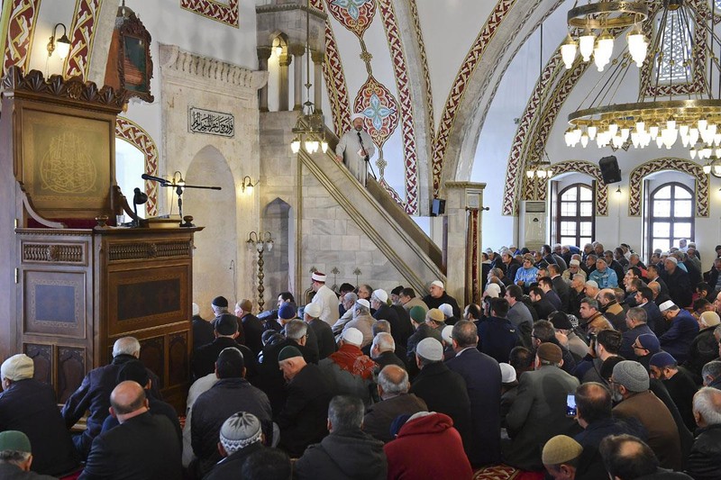 Cuma namazı nasıl kılınır? Cuma namazı kaç rekattır? Zuhr-i Âhir namazı nedir? Bu namazı kılmak gerekir mi? - Resim : 1