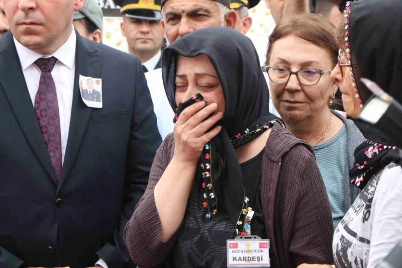 Şehit jandarma dualarla son yolculuğuna uğurlandı - Resim: 4
