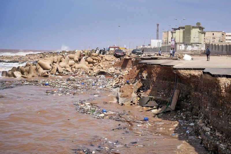 Libya'daki sel şehri bataklığa çevirdi! İlk günün görüntüleri dünyayı şoke etti - Resim: 31