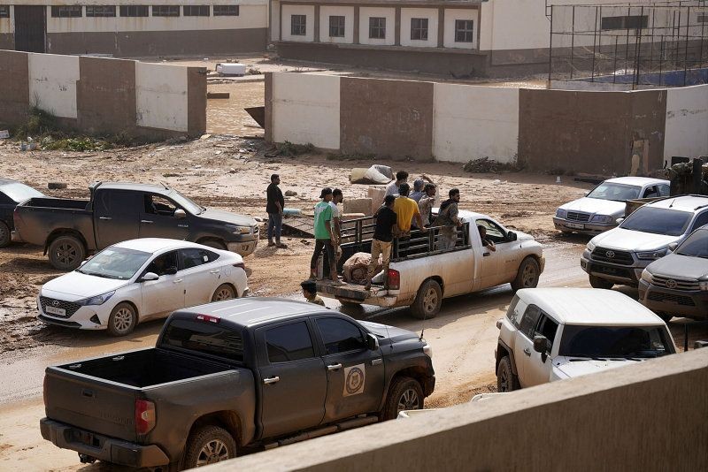 Libya'daki sel şehri bataklığa çevirdi! İlk günün görüntüleri dünyayı şoke etti - Resim: 37