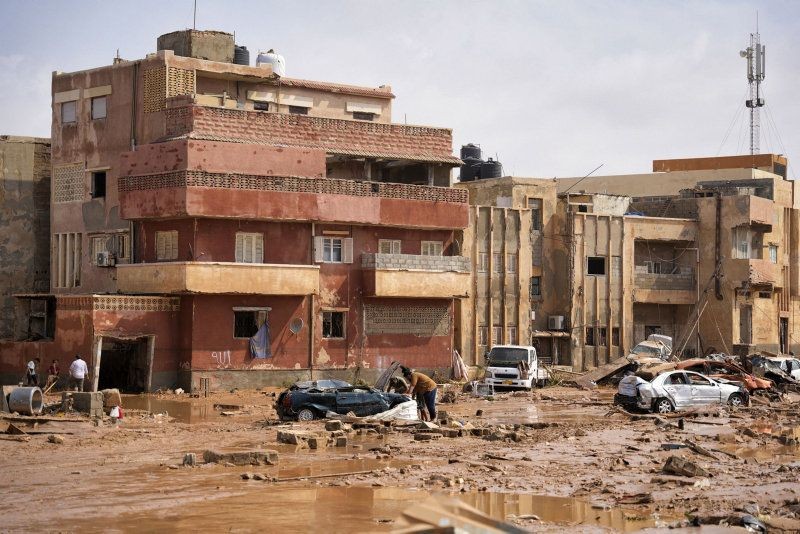 Libya'daki sel şehri bataklığa çevirdi! İlk günün görüntüleri dünyayı şoke etti - Resim: 40
