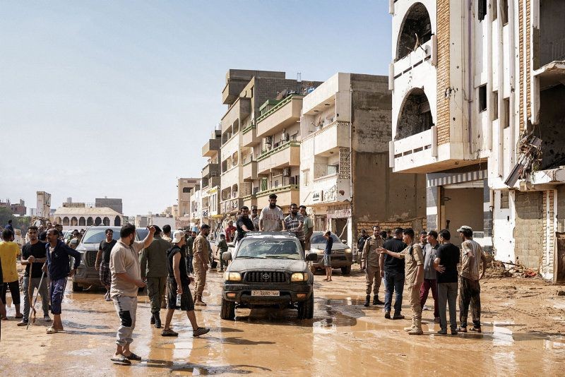 Libya'daki sel şehri bataklığa çevirdi! İlk günün görüntüleri dünyayı şoke etti - Resim: 41