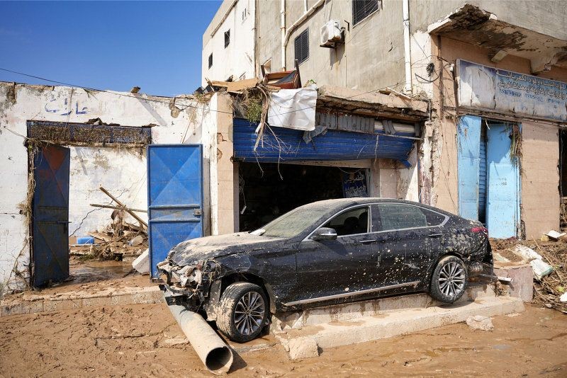 Libya'daki sel şehri bataklığa çevirdi! İlk günün görüntüleri dünyayı şoke etti - Resim: 43