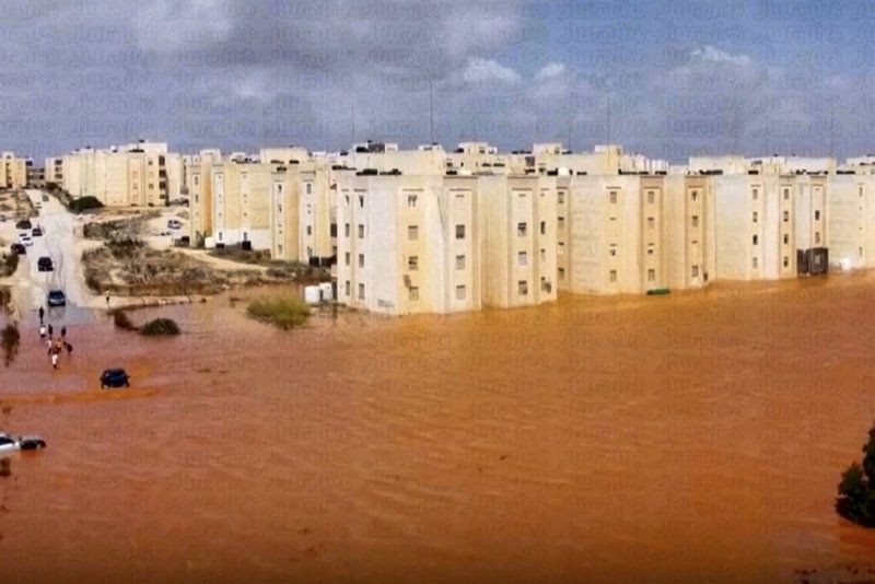 Libya'daki sel şehri bataklığa çevirdi! İlk günün görüntüleri dünyayı şoke etti - Resim: 46