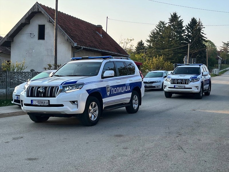 Sırbistan Belgrad'da bir silahlı saldırı daha! 2 günde 17 kişi öldü - Resim : 2