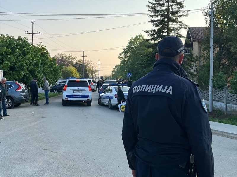 Sırbistan Belgrad'da bir silahlı saldırı daha! 2 günde 17 kişi öldü - Resim : 3