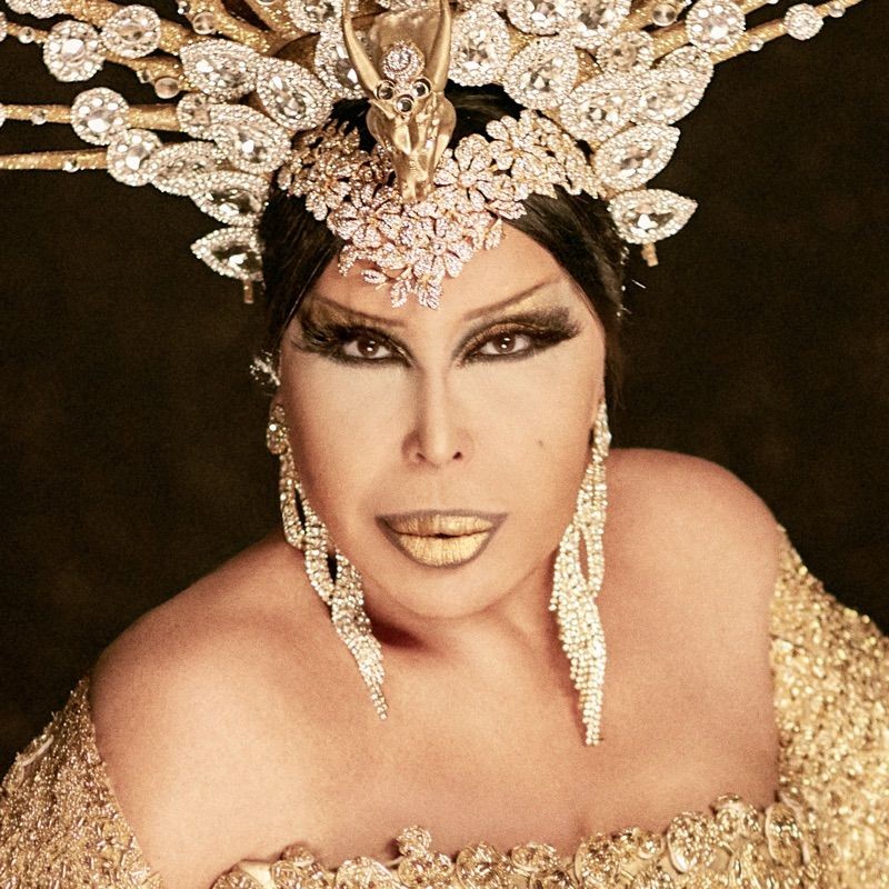 Bülent Ersoy'un son halini görenlerin aklına aynı soru geldi: Estetik mi yaptırdı? Diva, yeni tarzıyla sosyal medyada gündem oldu - Resim: 1