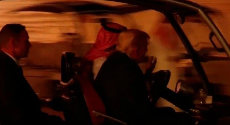 Prens Selman şoför koltuğunda! Misafiri Donald Trump'ı golf arabasıyla yemeğe çıkardı - Resim: 9