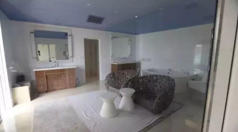 Epstein'in adasından hiç görülmemiş kareler! Demokratlar "ilk kez" yayınladı - Resim: 11