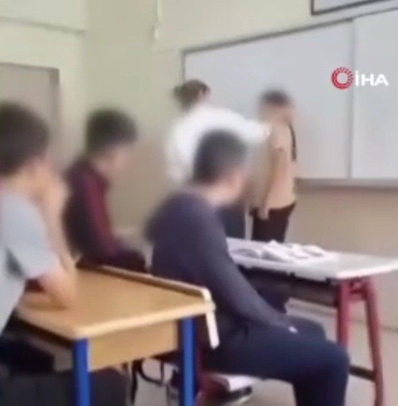 Pendik'te öğretmenden öğrencilere fiziksel ve sözlü şiddet kamerada - Resim: 5