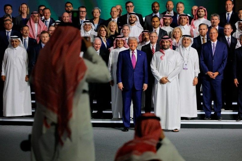 Prens Selman şoför koltuğunda! Misafiri Donald Trump'ı golf arabasıyla yemeğe çıkardı - Resim: 4