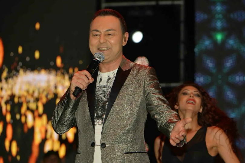 Serdar Ortaç'ın eski eşine yaptığı gönderme magazinin gündemine oturdu! İşte ünlü oyuncudan kahkahalara boğan o gönderme... - Resim: 4