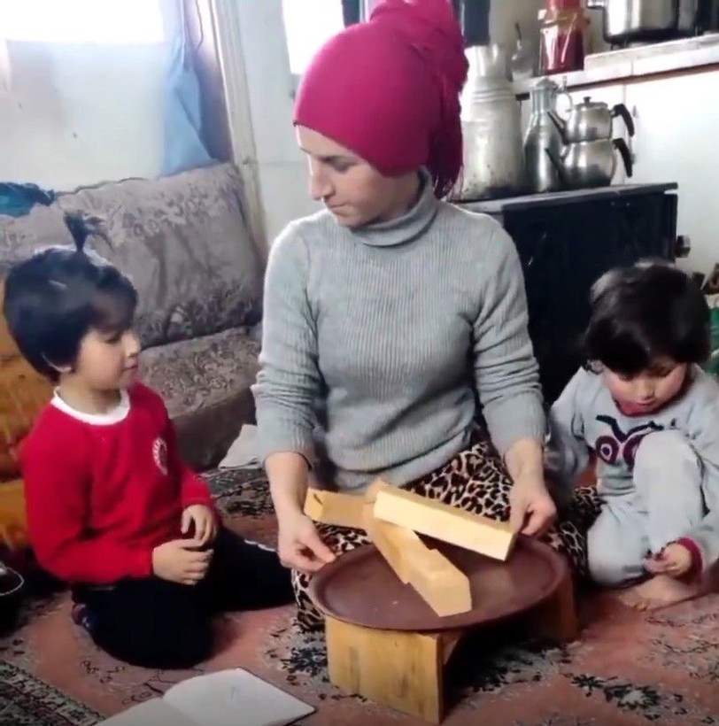 Türkiye'deki binaları Japonların kullandığı raylı bina sistemiyle karşılaştırarak depremi uygulamalı olarak anlatan anne viral oldu - Resim: 7