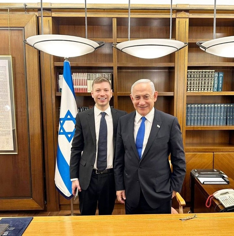 İsrailliler Hamas ile savaşmak için ülkesine dönüyor! Netanyahu'nun oğlu Yair ABD'de tatilde! İsraillier tepkili: Başbakanın oğlu nerede? - Resim: 12
