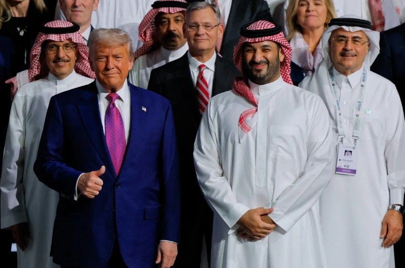Prens Selman şoför koltuğunda! Misafiri Donald Trump'ı golf arabasıyla yemeğe çıkardı - Resim: 1