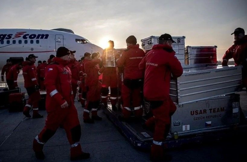 Dışişleri: Depremler sonrası yardım için 95 ülkeden teklif geldi; 53 ülkenin ekipleri şu an sahada - Resim: 12