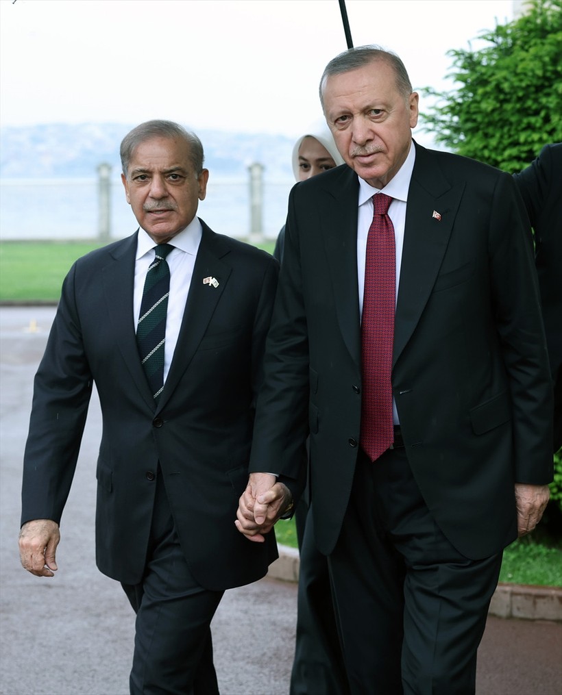 Cumhurbaşkanı Erdoğan, Pakistan Başbakanı Şahbaz Şerif'i kabul etti - Resim : 3