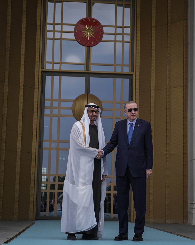 Cumhurbaşkanı Erdoğan, BAE Devlet Başkanı Al Nahyan'ı resmi törenle karşıladı - Resim : 1