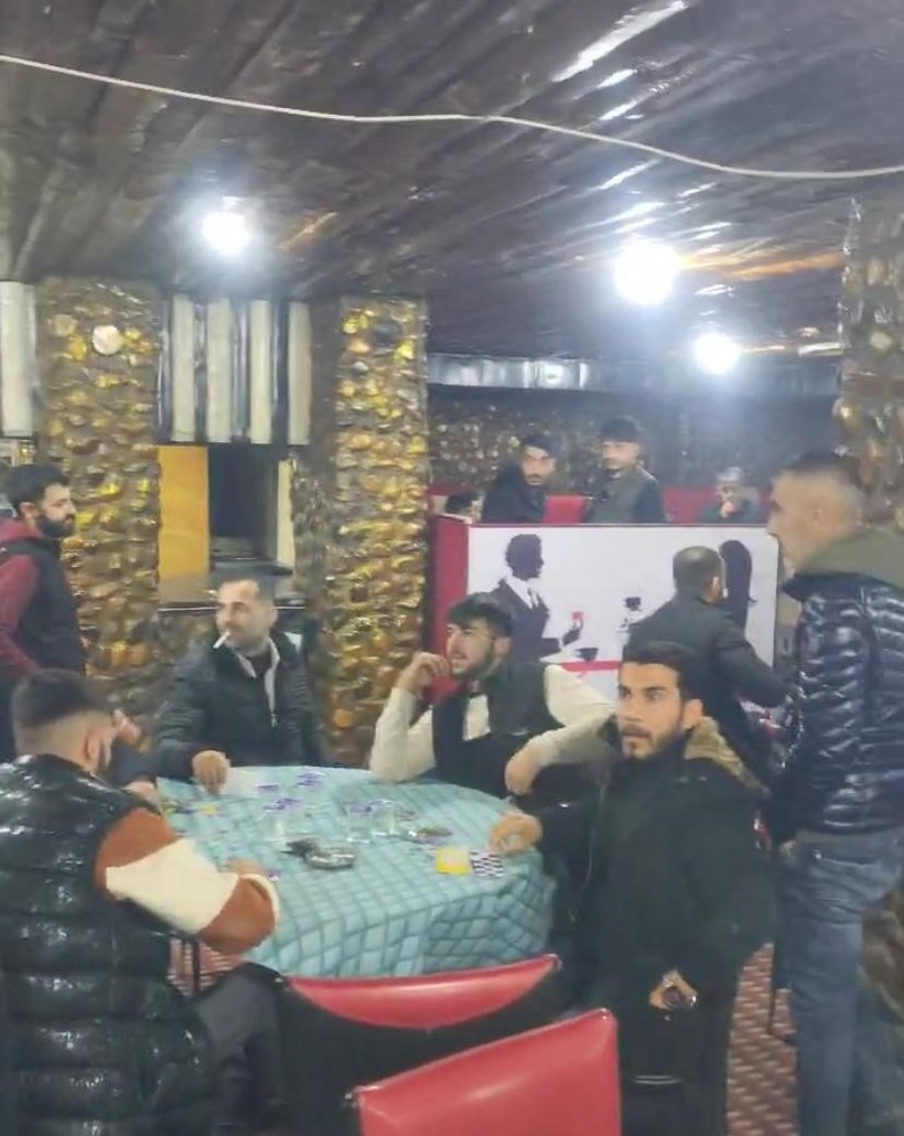 Diyarbakır polisi “mutlu yıllar” sözleriyle baskın yaptı: 5 gözaltı - Resim : 1