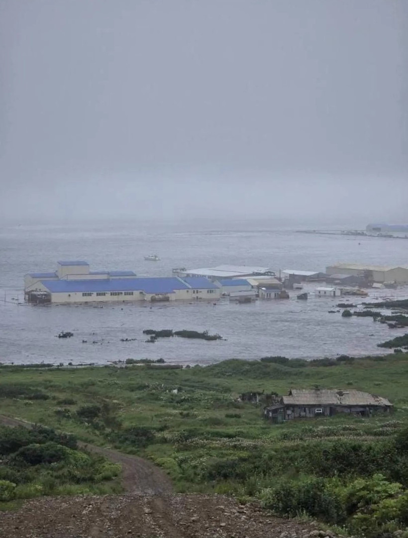 Rusya’da 8,8’lik deprem sonrası tsunami: Severo-Kurilsk sular altında kaldı - Resim : 1