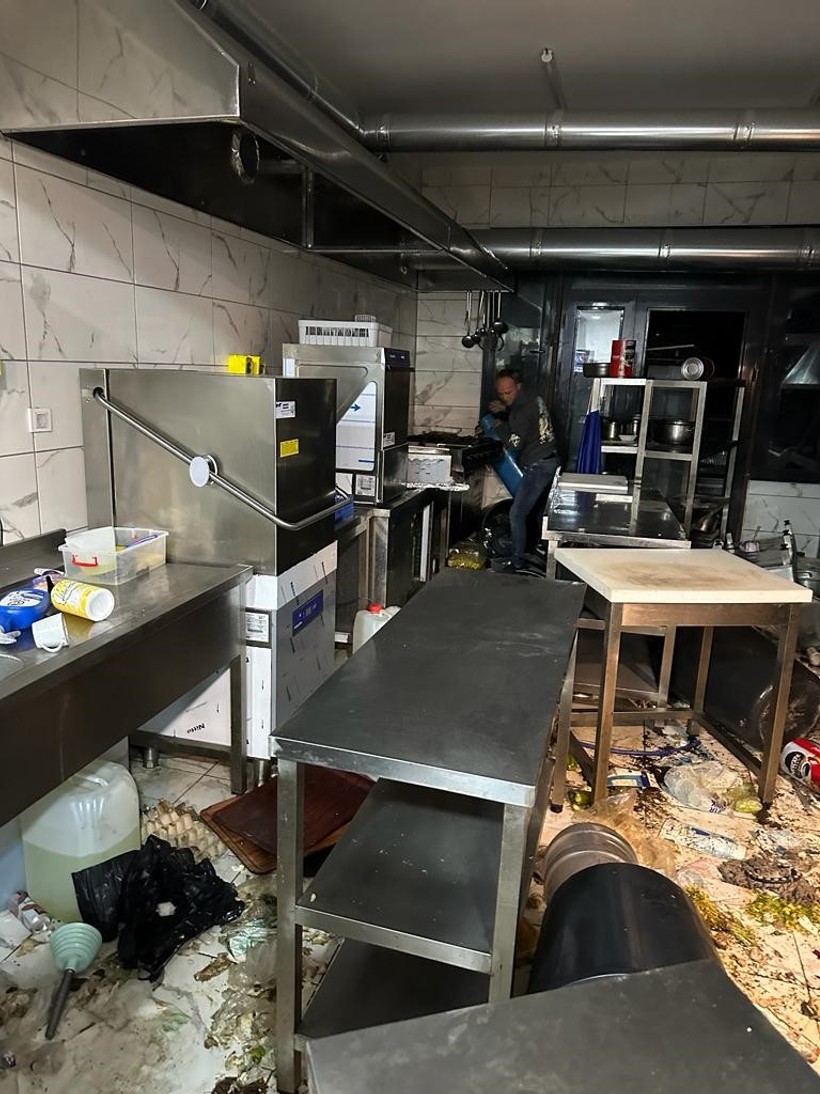 Uludağ'da aç kalan ayılar dükkanı yağmaladı! - Resim : 4