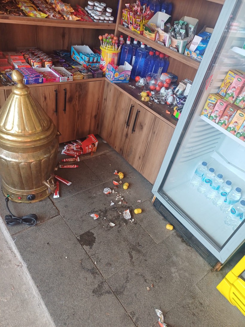 Uludağ'da aç kalan ayılar dükkanı yağmaladı! - Resim : 1