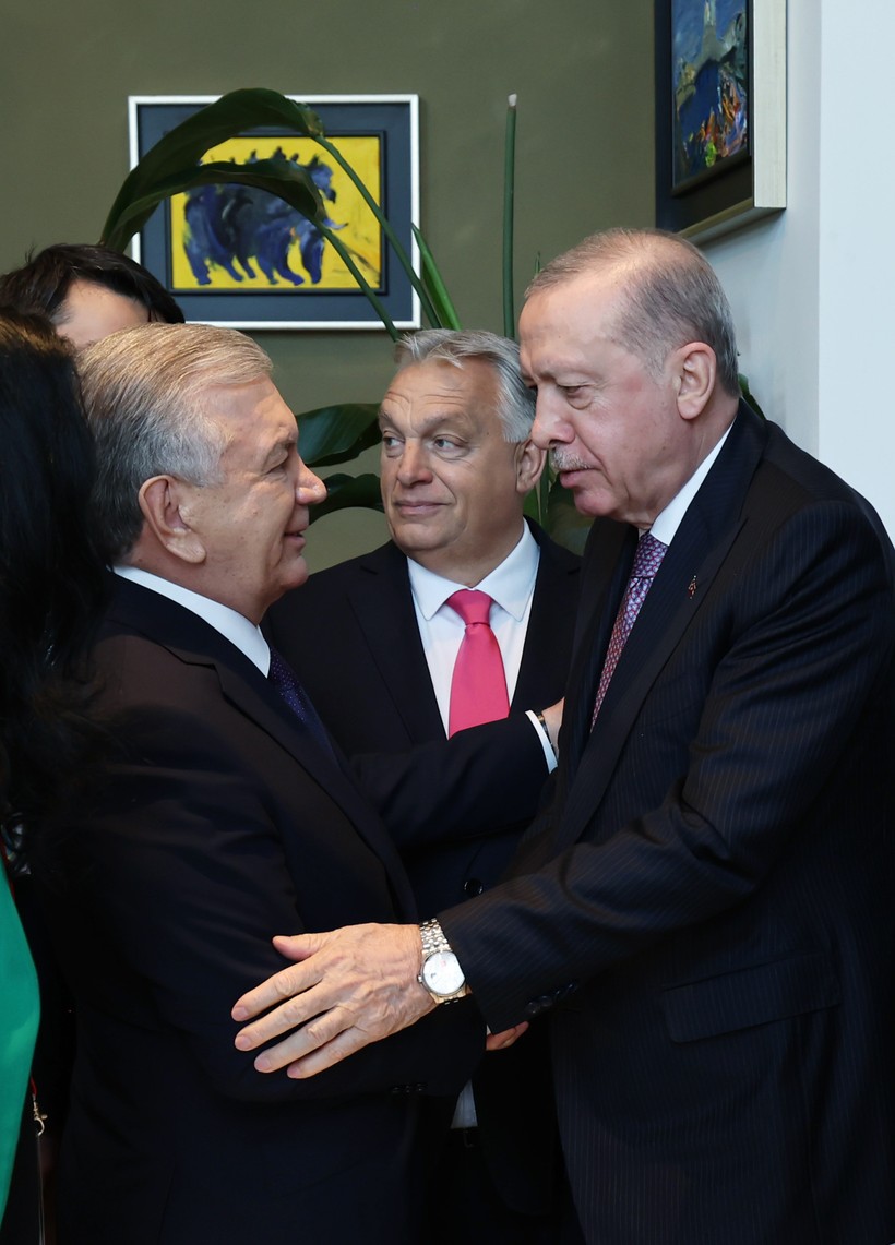 Cumhurbaşkanı Erdoğan’dan Aliyev’e samimi karşılama: "Gel bir sarılayım sana" - Resim : 1