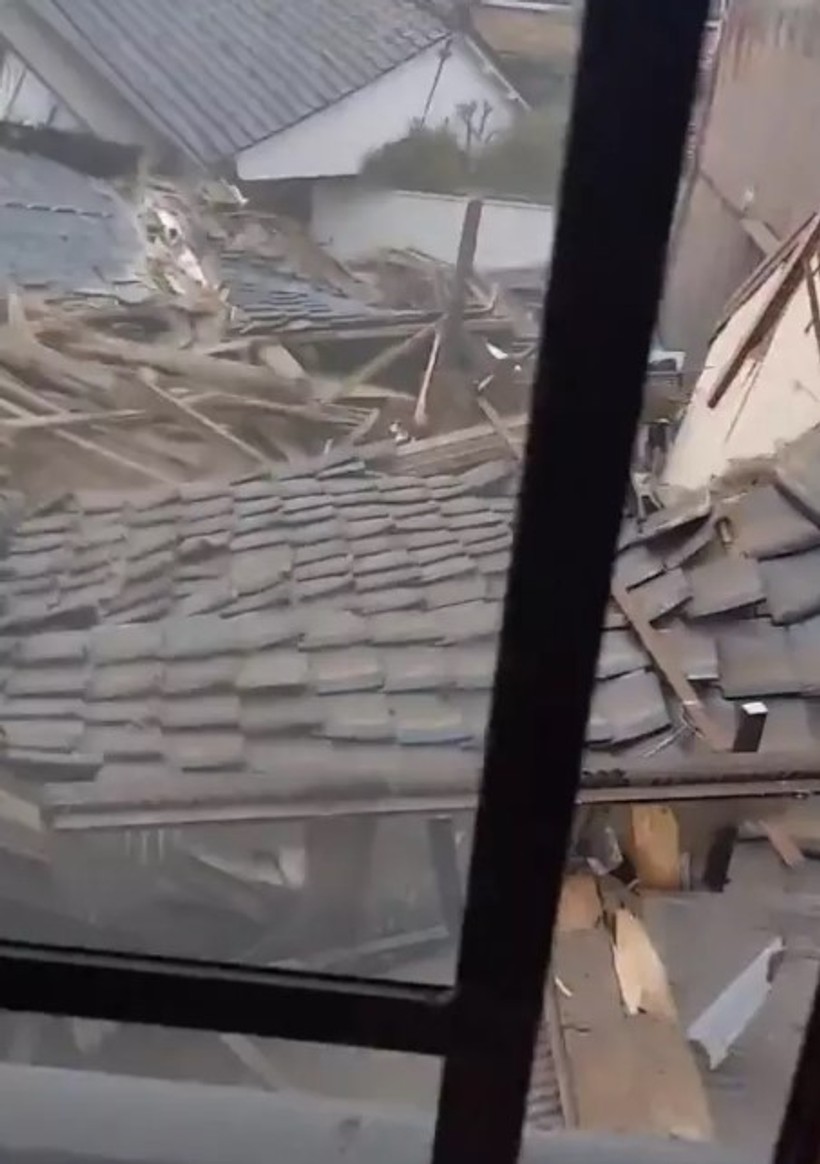 Son dakika! Japonya'nın 7,4'lük deprem ile sallandığı anlar kamerada! Tsunami alarmı: Binaların üst katlarına sığının - Resim : 9