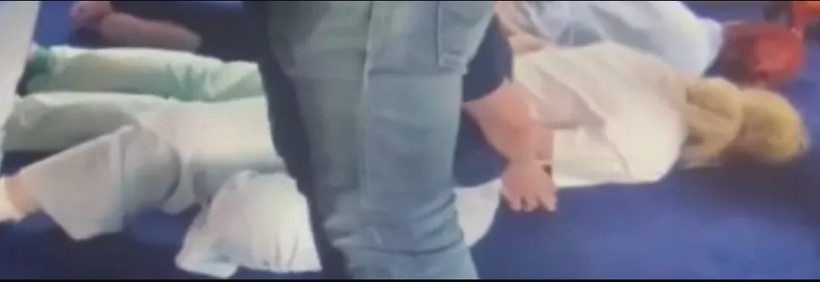 Adnan Oktar ve 'Kedicikler' paket olmuştu! Gözaltı sırasında çekilen görüntüler paylaşıldı - Resim: 16