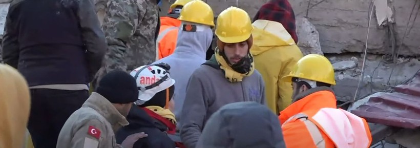 Kahramanmaraş'ta 60'ıncı saatte 6 kişi birden kurtarıldı - Resim: 3