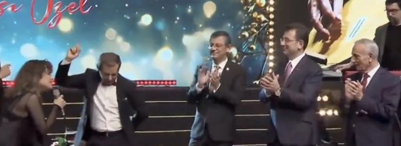 Özgür Özel ve Ekrem İmamoğlu'nun Halk TV ekranlarında coşkulu yılbaşı eğlencesi çok konuşuldu!  Murat Ongun'dan yanıt - Resim : 6