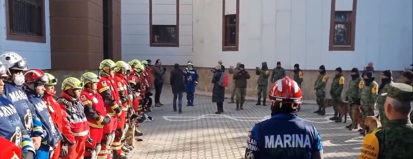 Enkaz altında kalan Meksikalı arama kurtarma köpeği törenle uğurlandı - Resim: 10
