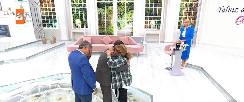 Esra Erol'da 35 yıllık hasret son buldu! Bu kavuşma stüdyodaki herkesi ağlattı - Resim: 9