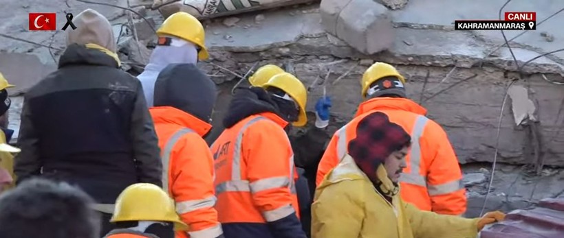 Kahramanmaraş'ta 60'ıncı saatte 6 kişi birden kurtarıldı - Resim: 1