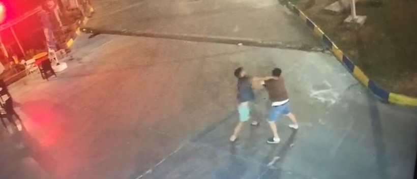 Veresiye sigara vermeyen market çalışanı bıçaklandı: O anlar kamerada - Resim : 1
