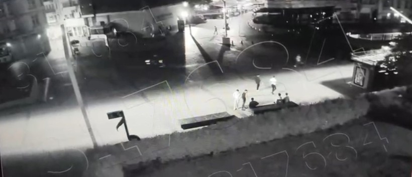Taksim Meydanı’nda “zincirleme kapkaç” kamerada: 2 günde 6 telefon çaldılar - Resim: 4