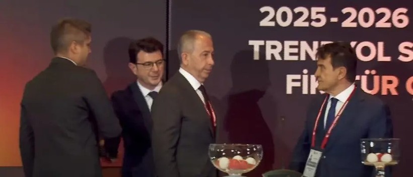 Fikstür sahnesinde tartışma: Galatasaray ve Fenerbahçe arasında gerilim - Resim : 2