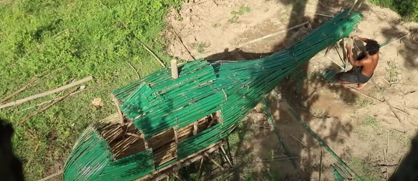 Daha önce böyle helikopter görmediniz! Teknolojiyi değil ilkel malzemeleri kullandı - Resim: 27