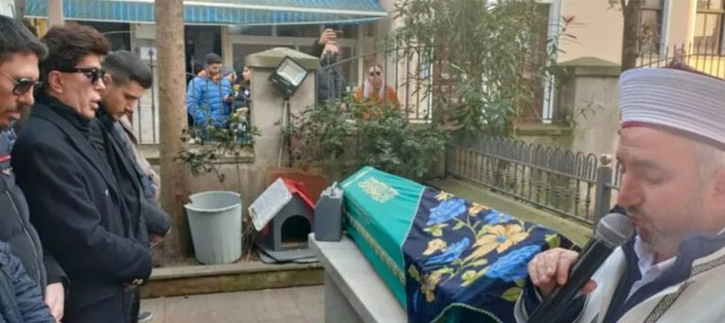 Yılmaz Morgül, yılın ilk gününde annesini son yolculuğuna uğurladı - Resim: 3